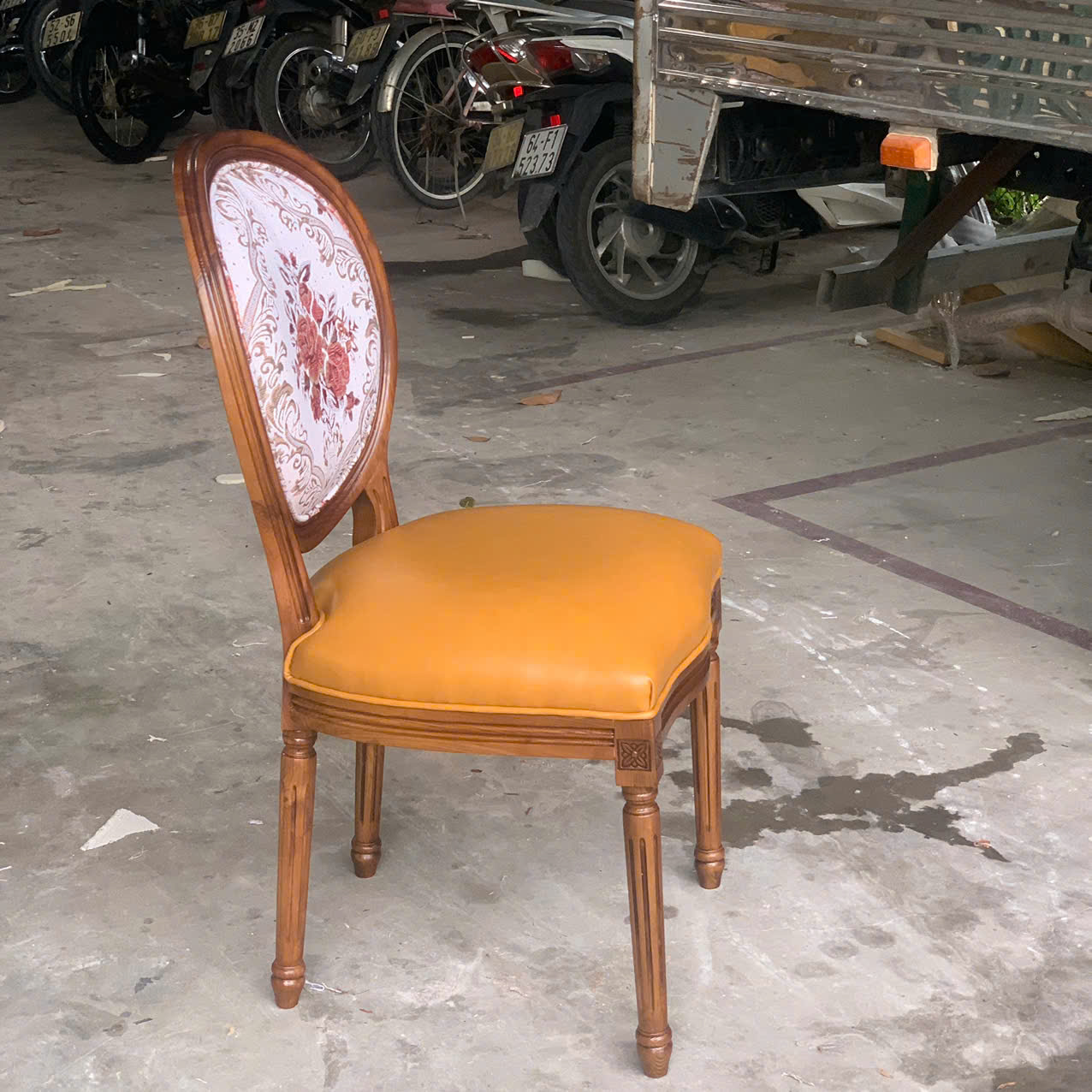 GHẾ ĂN CỔ ĐIỂN LOUIS 16 GỖ ASH ( TẦN BÌ)